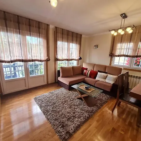 Preciosa Casa En Nyaraló